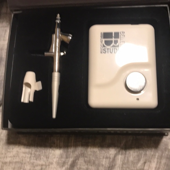 Professional airbrush kit - Picture 2 of 4